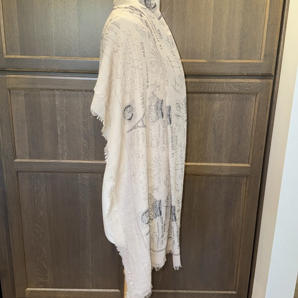 CHIC 2 PARIS THEME wrap up scarf - Picture 5 of 7